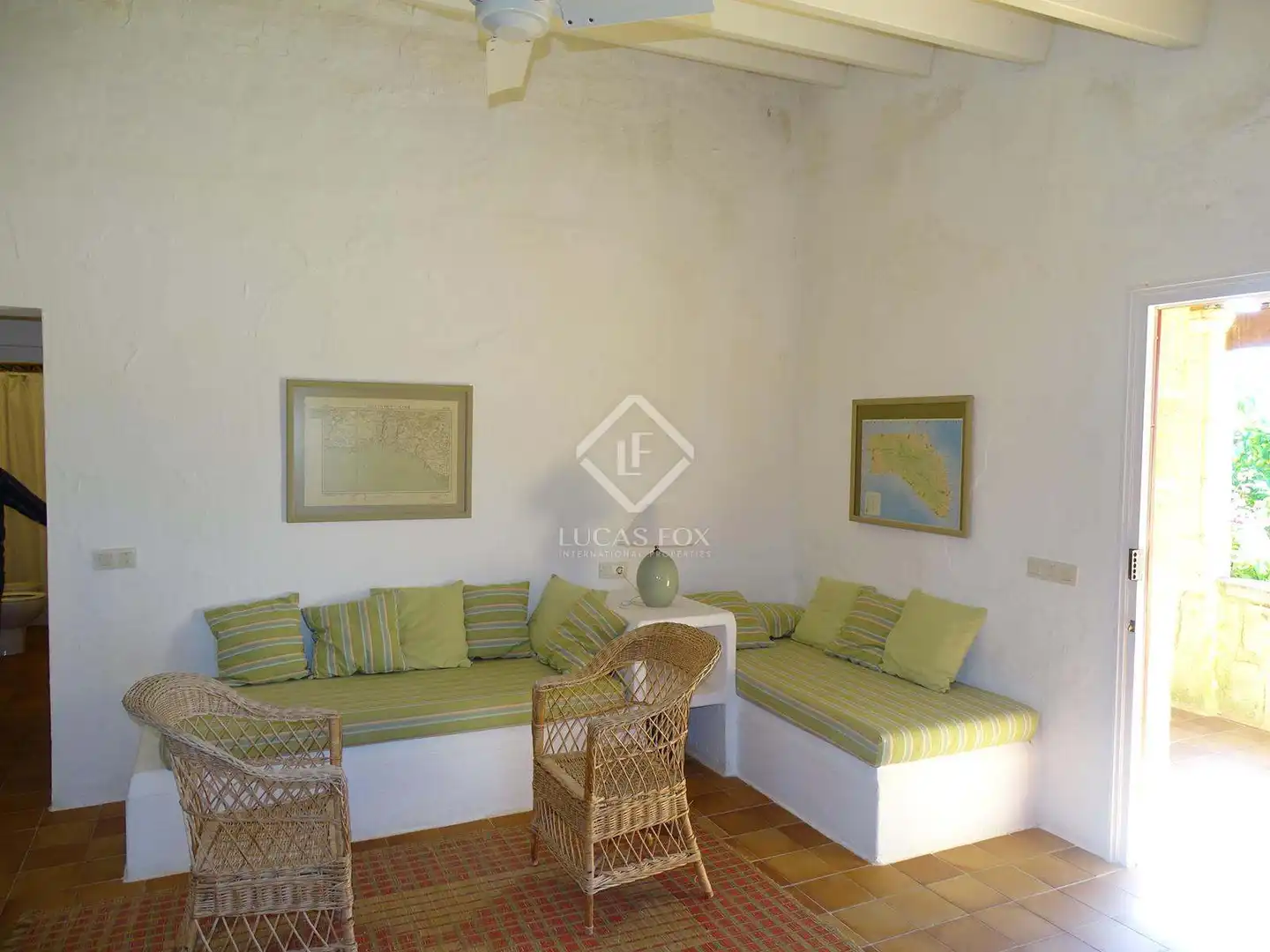 Country homes for sale in Cala Blanca