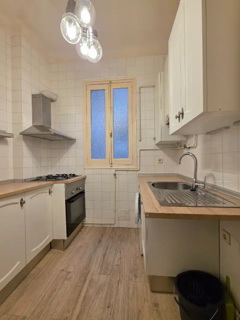 Küche von Wohnung zur Miete in Madrid mit Heizung, Parkett und Balkon