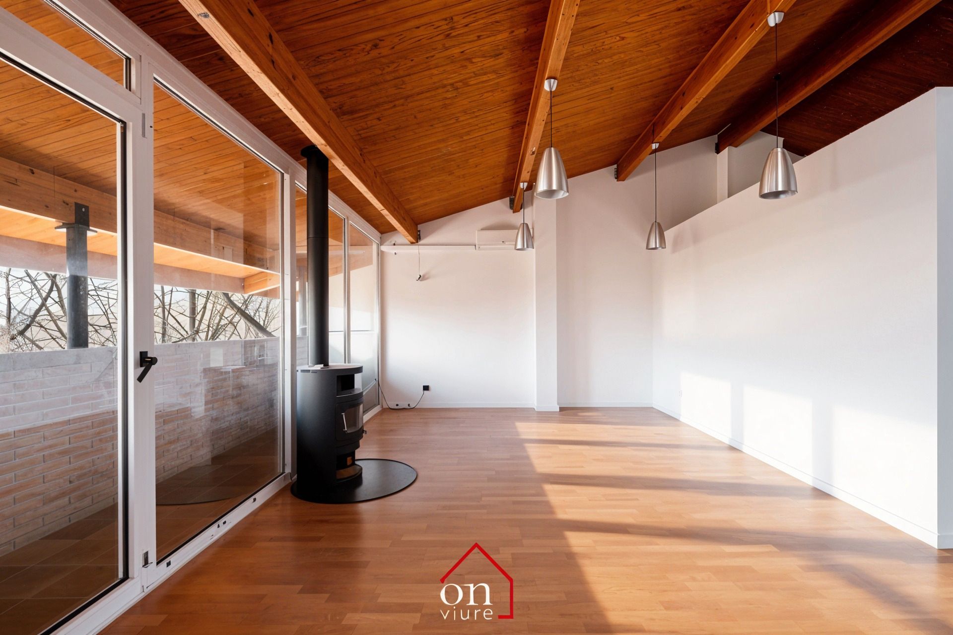 Sala d'estar de Casa adosada de lloguer en Sant Cugat del Vallès amb Aire condicionat, Calefacció i Jardí privat