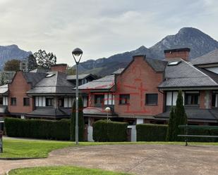 Exterior view of Single-family semi-detached for sale in Durango  with Air Conditioner, Heating and Private garden