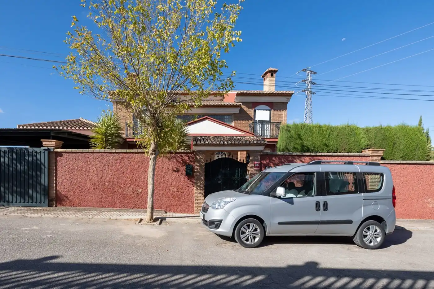 Detached house with terrace for sale in Calle ABEDUL, imagen 3