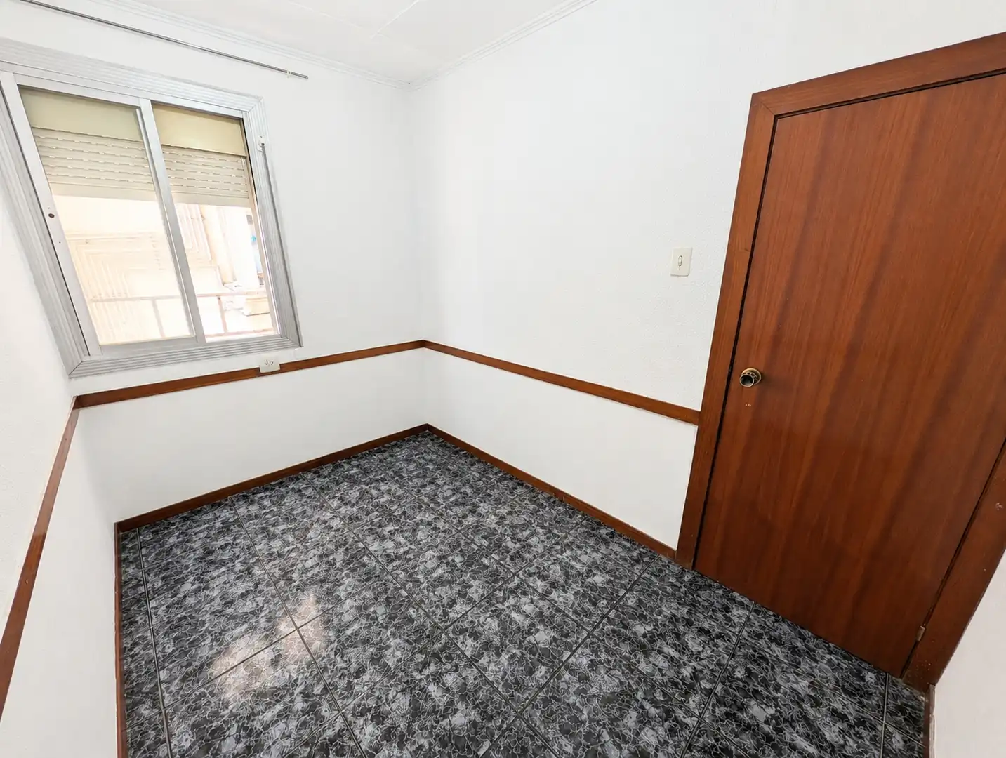 Flat for sale in Cornellà de Llobregat  with Furnished and Alarm