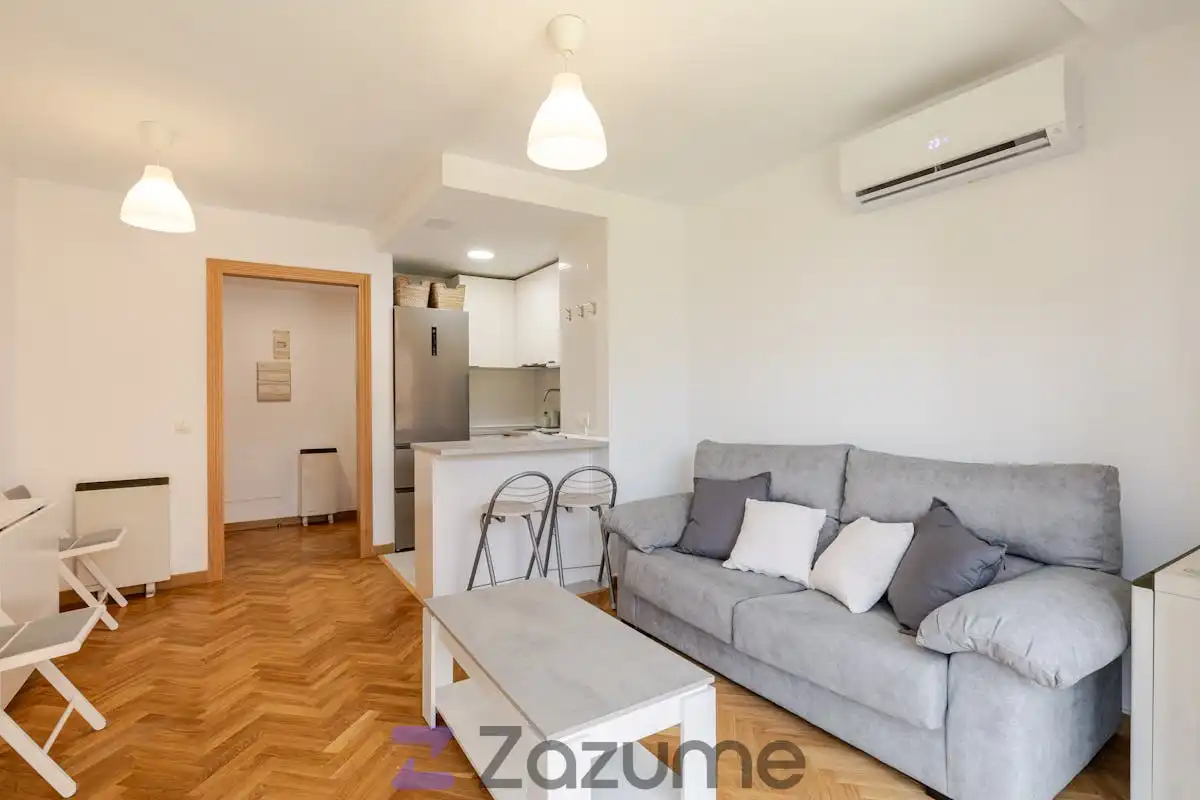 Flat for rent in C. de S. Cipriano, Valdebernardo - Valderribas