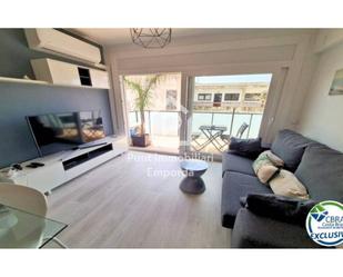 Sala d'estar de Apartament en venda en Empuriabrava amb Aire condicionat, Parquet i Terrassa