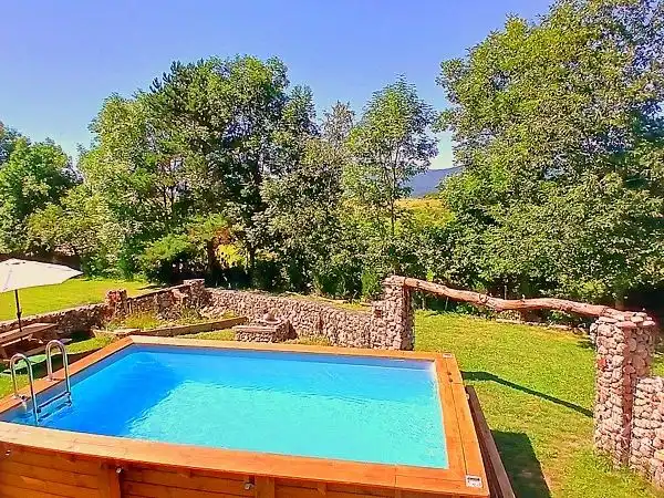 Piscina de Pis en venda en Las Rozas de Valdearroyo  amb Terrassa, Piscina i Balcó