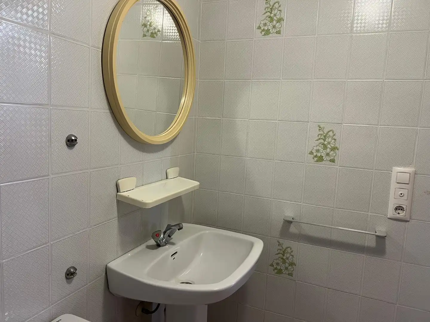 Bany de Apartament de lloguer en Gandia amb Aire condicionat, Terrassa i Moblat