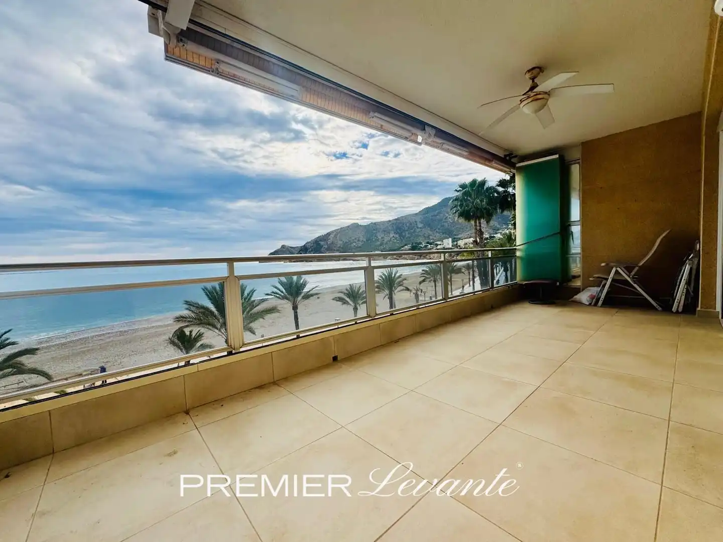 Vista exterior de Piso en venta en L'Alfàs del Pi con Aire acondicionado, Terraza y Balcón