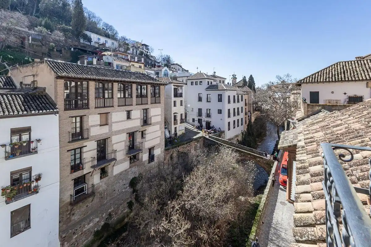 Außenansicht von Gebäude zur Miete in Granada