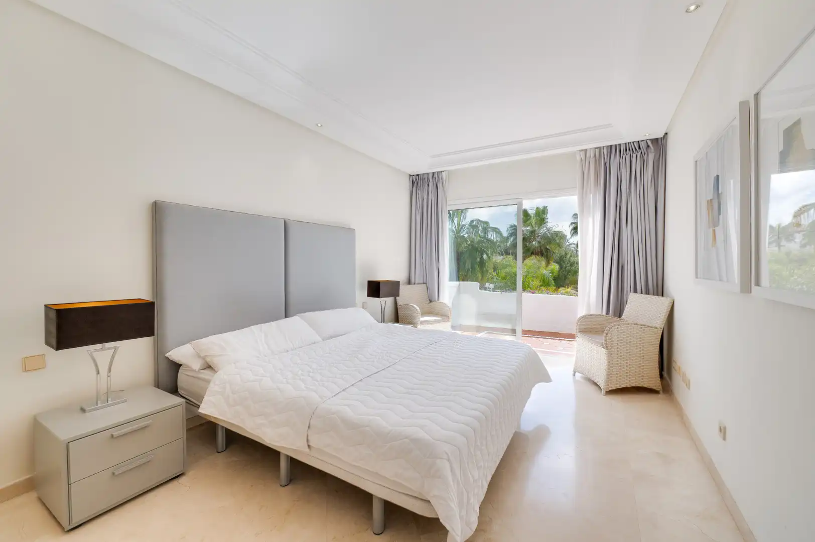 Habitación de Ático de alquiler en Marbella con Aire acondicionado, Terraza y Trastero