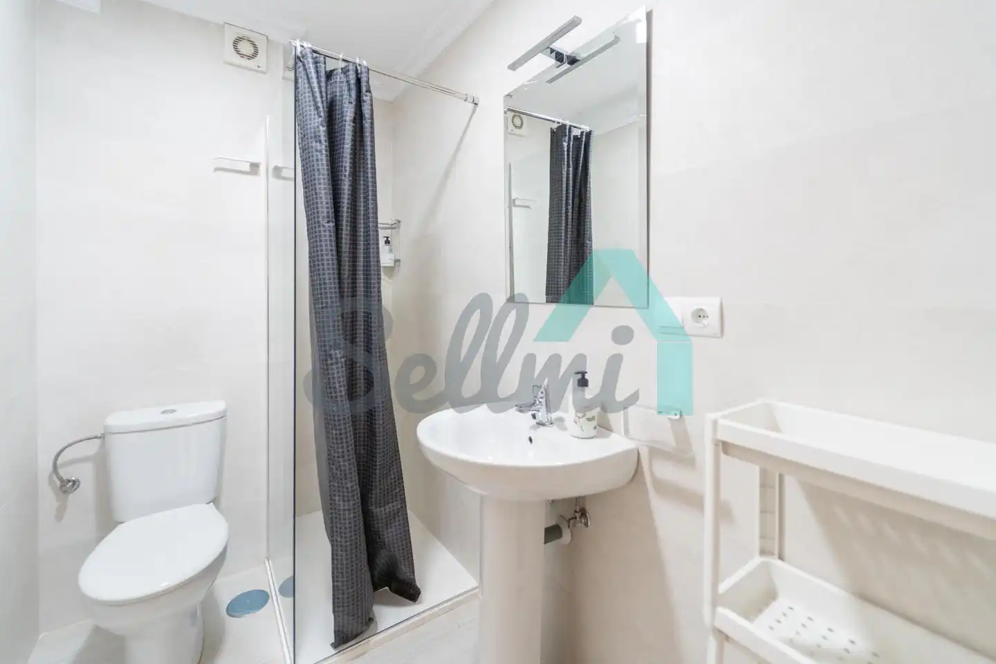 Badezimmer von Wohnung zur Miete in Parres mit Heizung, Parkett und Terrasse