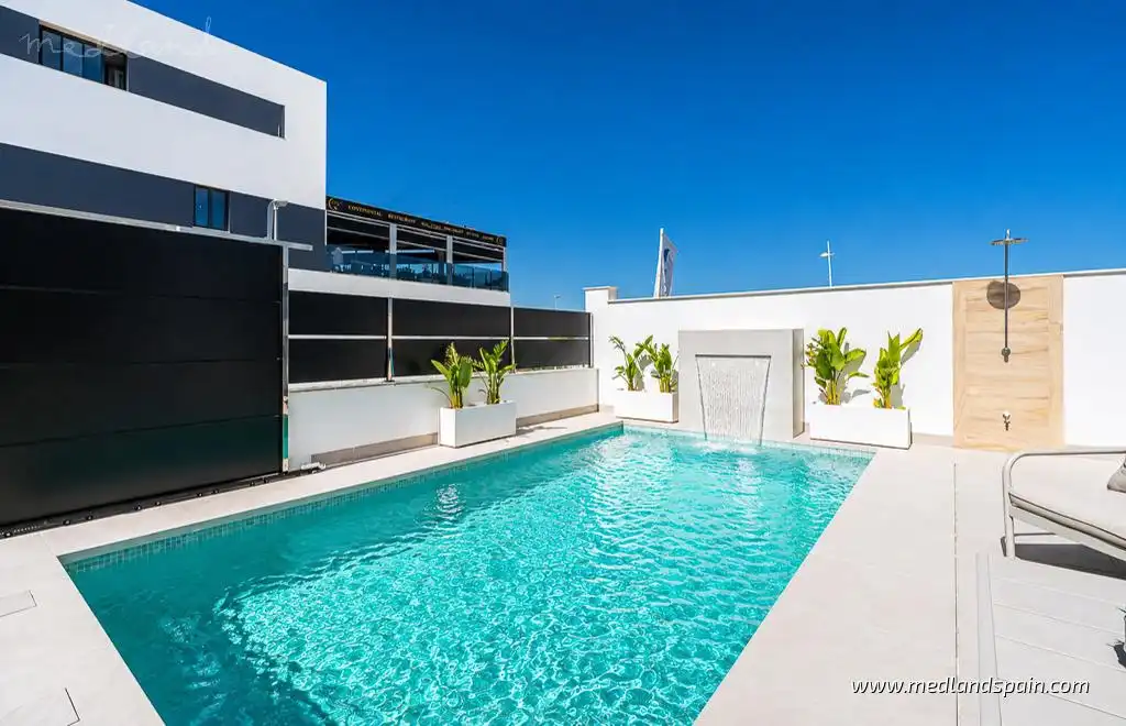 Chalet con piscina en venta en Benijófar, imagen 3