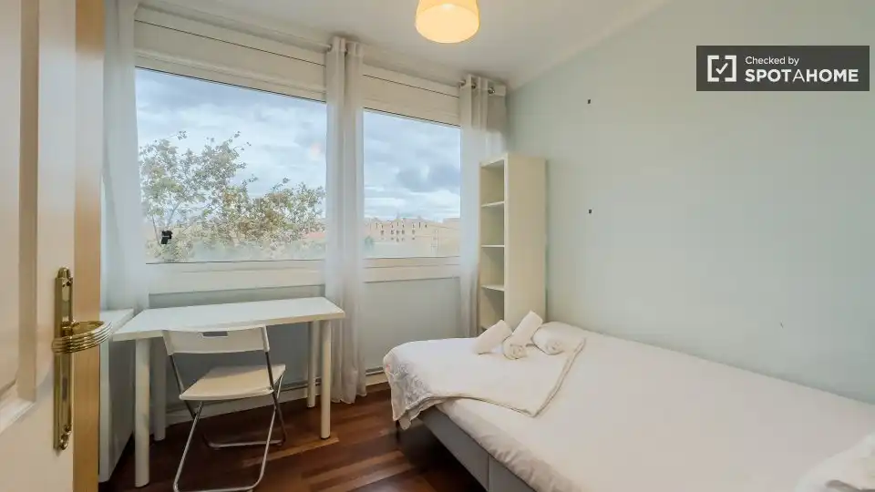 Habitación en La Nova Esquerra de l'Eixample