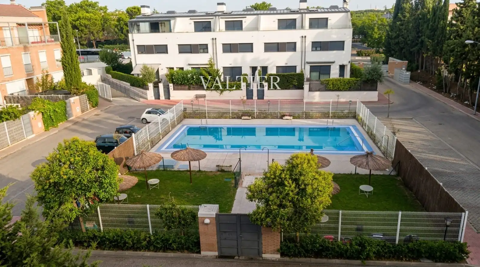Adosado con piscina en venta en DE LOGROÑO