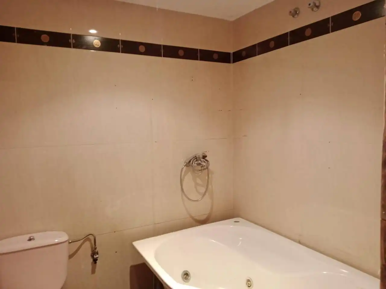 Bathroom of Flat for sale in San Andrés del Rabanedo  with Heating and Storage room