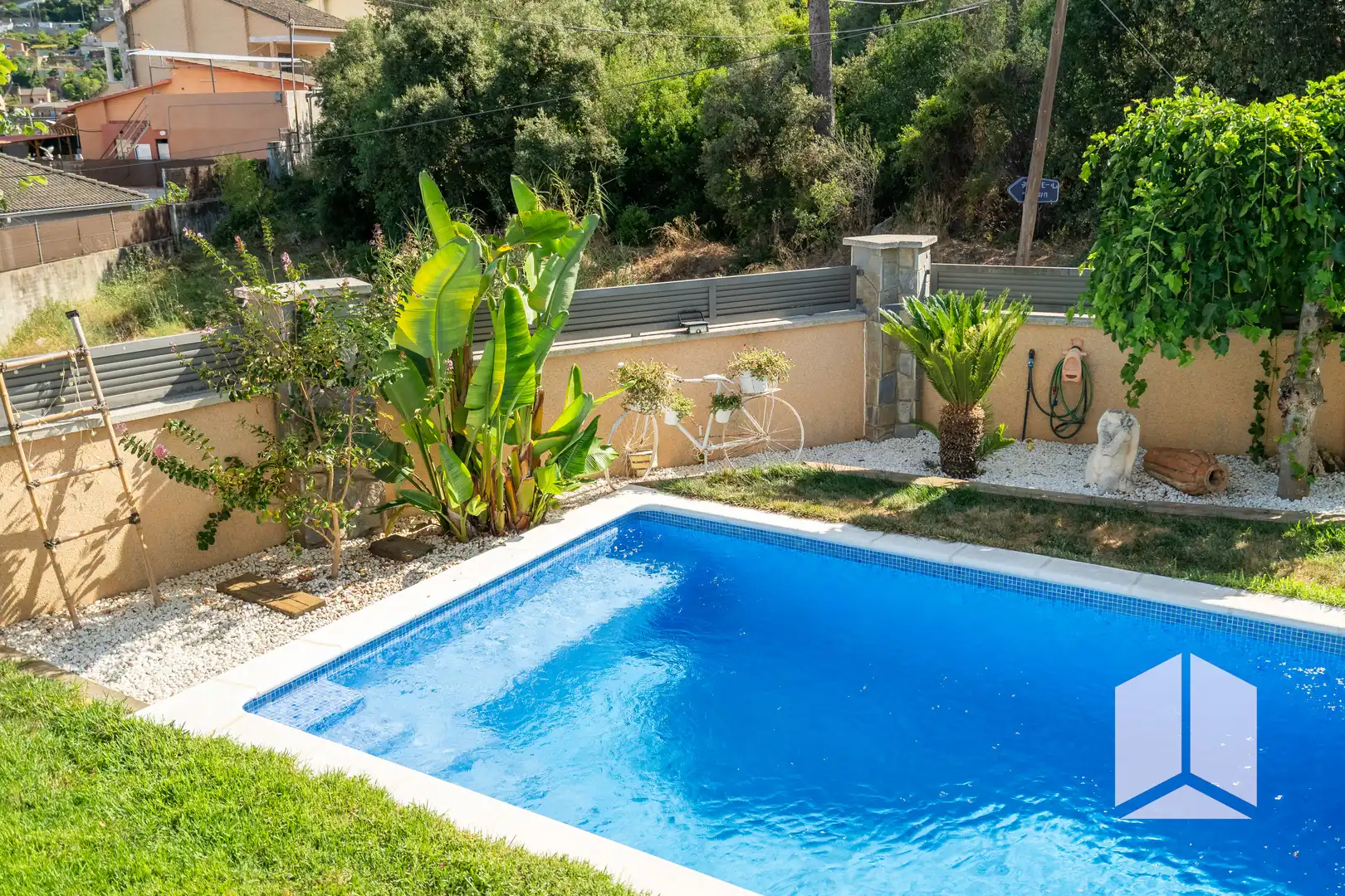 Swimming pool of Houses for sale in Sant Vicenç Dels Horts  with Storage room and Swimming Pool