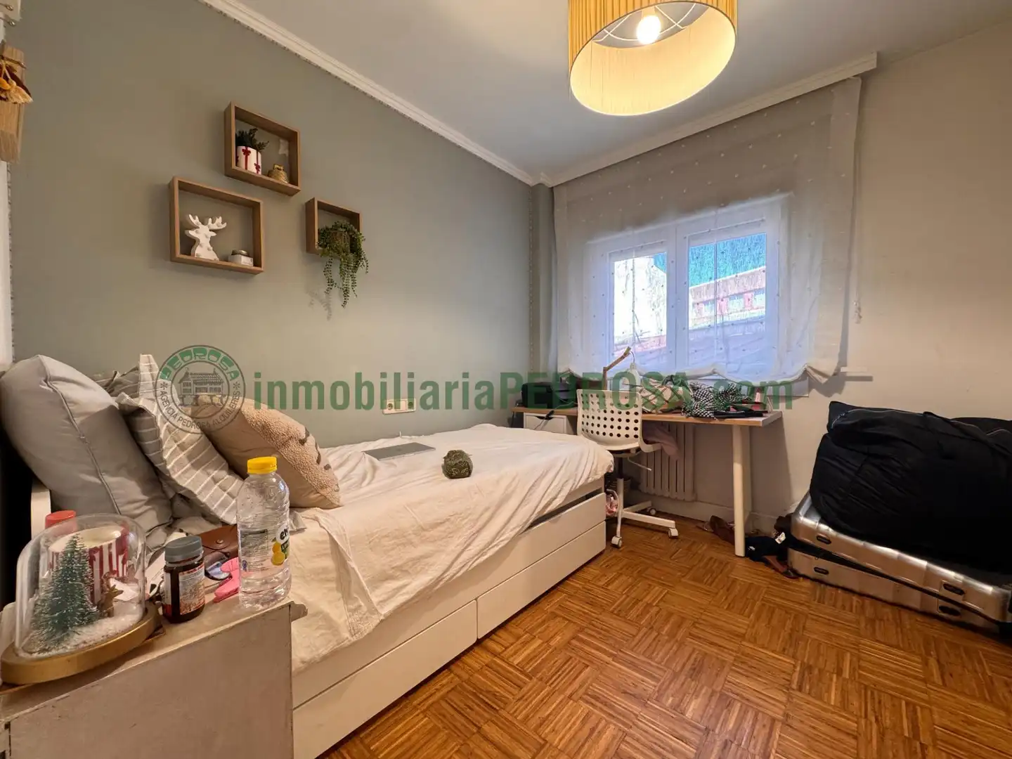 Habitación de Piso en venta en Pontevedra Capital  con Calefacción