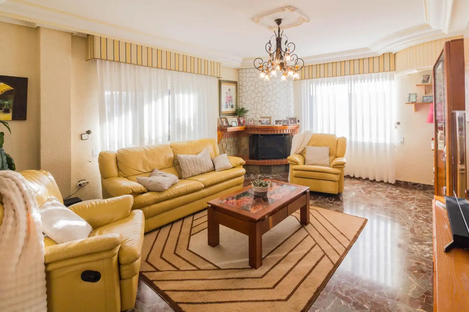 Sala de estar de Casa o chalet en venta en Cox con Terraza, Trastero y Balcón