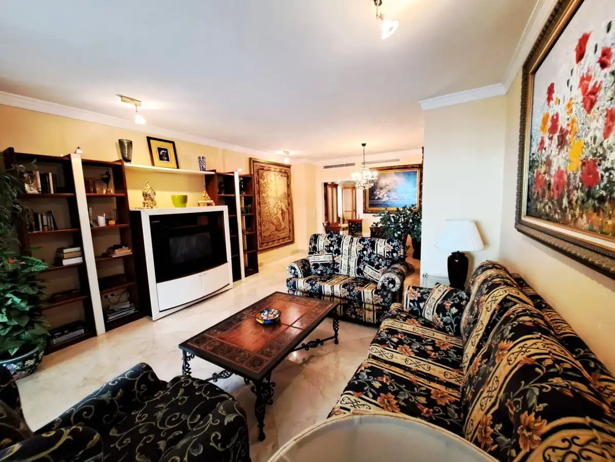 Sala de estar de Piso en venta en Marbella con Aire acondicionado, Calefacción y Terraza