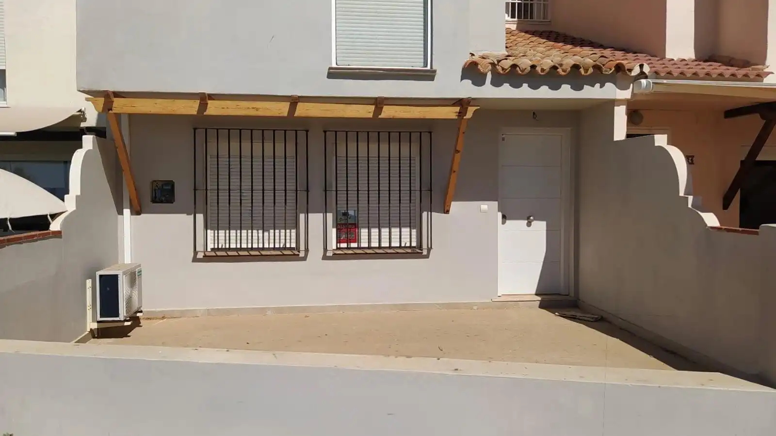 Vista exterior de Casa adosada de lloguer en Málaga amb Aire condicionat, Terrassa i Balcó
