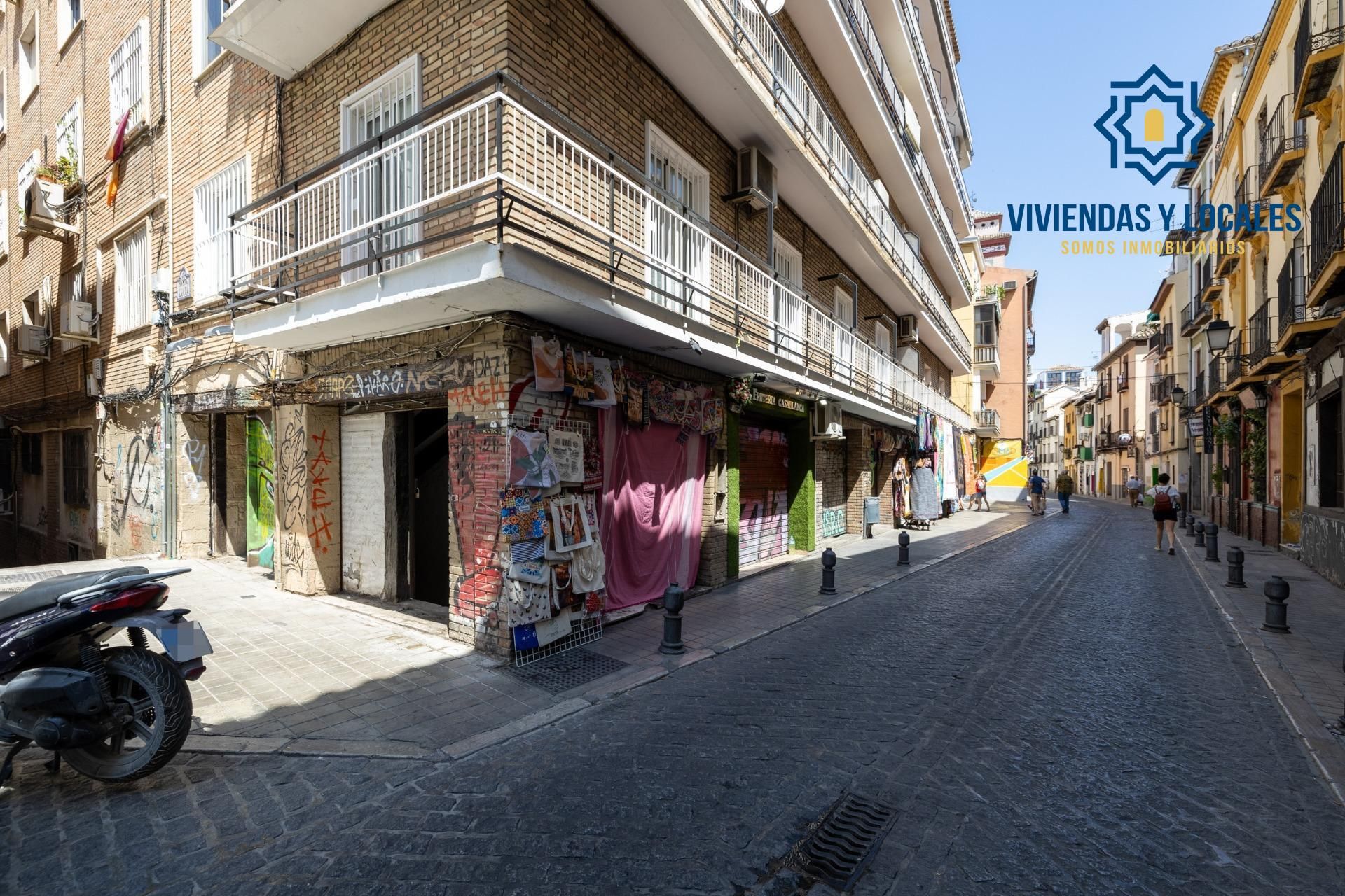 Vista exterior de Local en venda en  Granada Capital