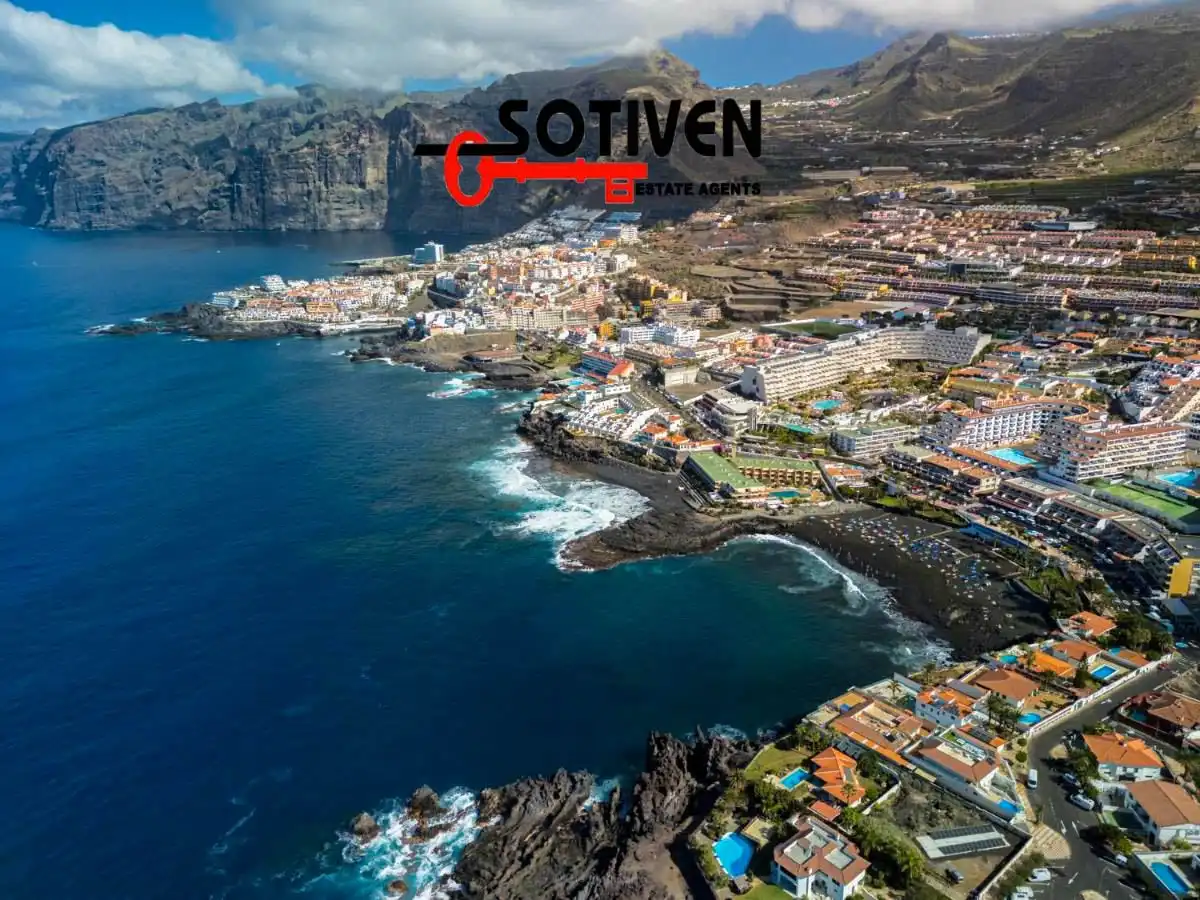 Außenansicht von Wohnungen zum Verkauf in Santiago del Teide mit Terrasse, Balkon und Gemeinschaftspool