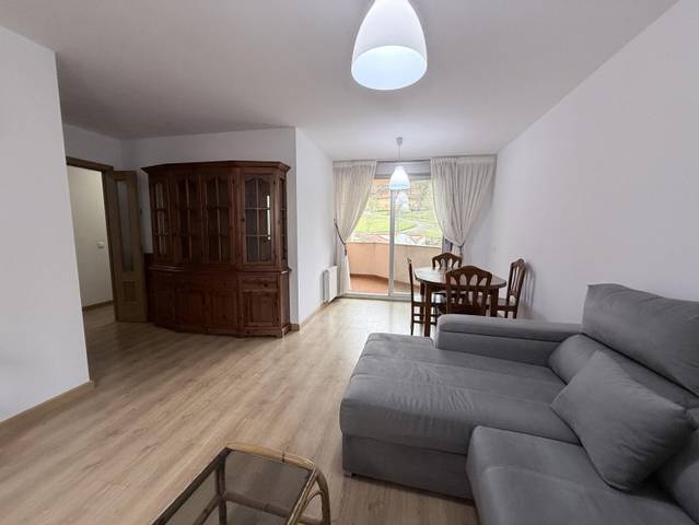 Piso en Alquiler en LAS CUARTAS, 9 en Renedo