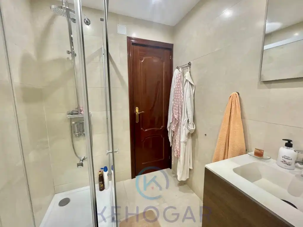 Bathroom of Flat for sale in Dos Hermanas