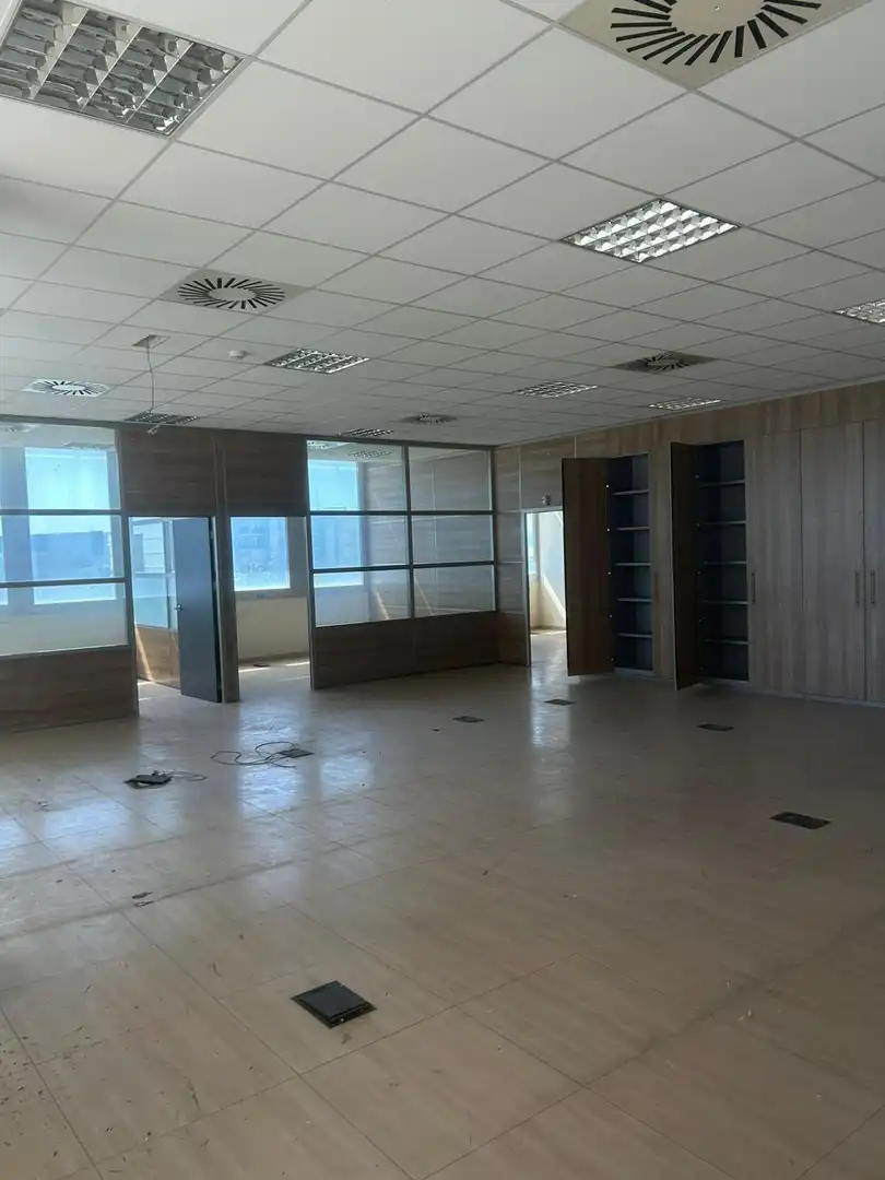 Oficina de lloguer en Paterna