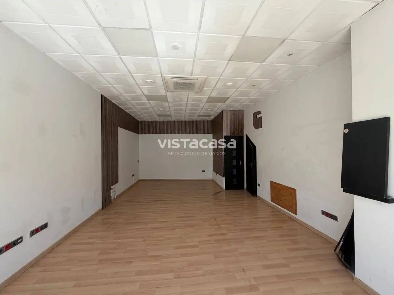 Local comercial de lloguer a Calle Benajete