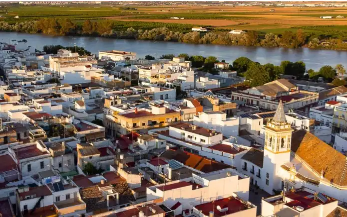 Casa adosada en venda a CL VIRGEN DE LA SALUD, Coria del Río