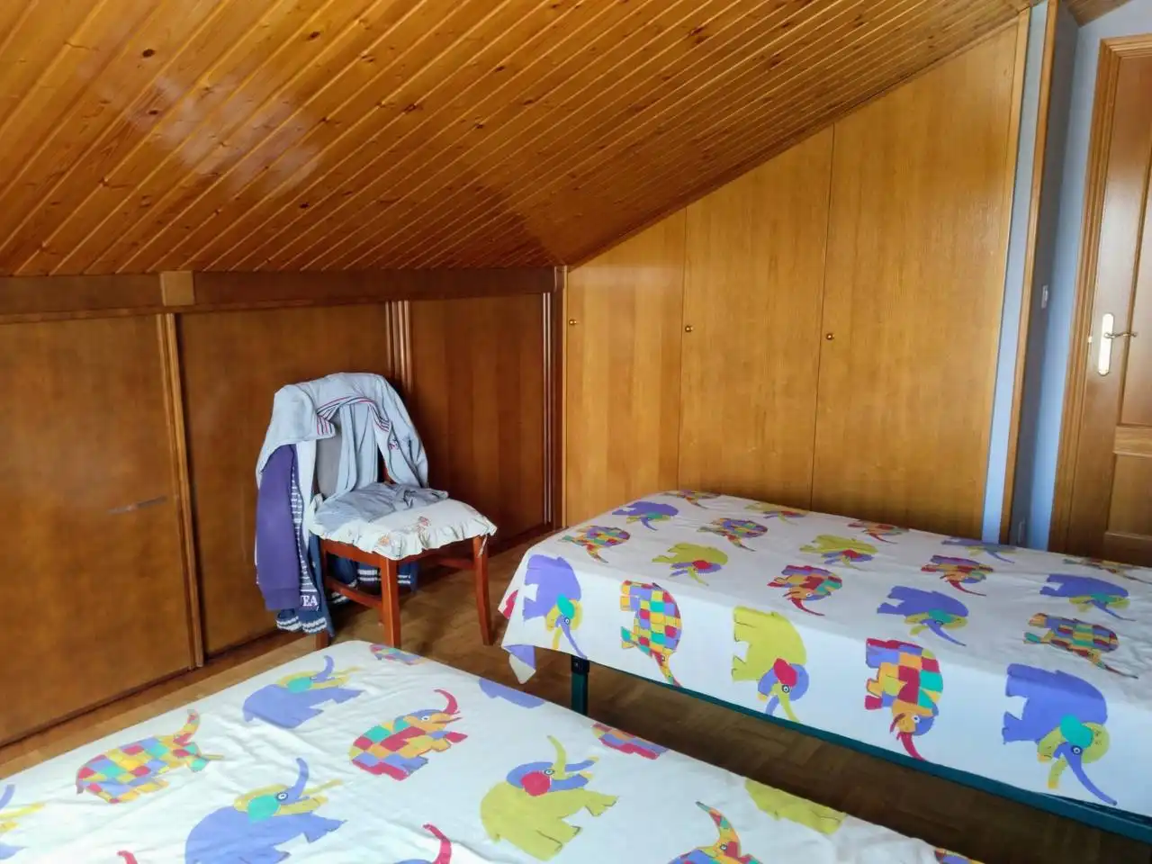 Dormitori de Casa o xalet en venda en Villariezo amb Calefacció, Jardí privat i Parquet