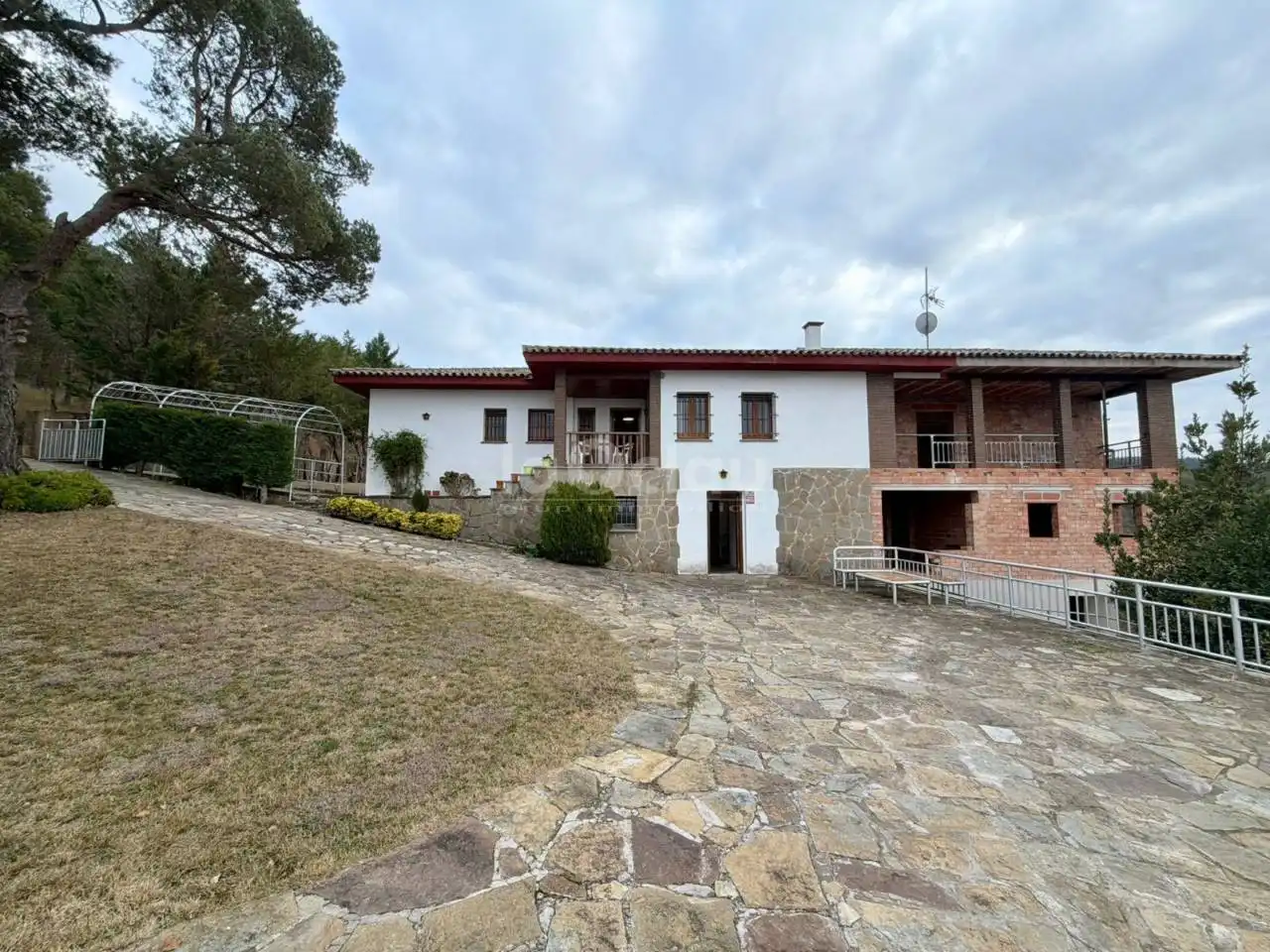 Vista exterior de Casa o xalet en venda en Tavèrnoles amb Jardí privat i Terrassa