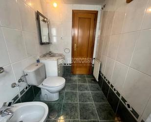 Bathroom of Flat for sale in  Madrid Capital  with Parquet flooring, Terrace and Alarm