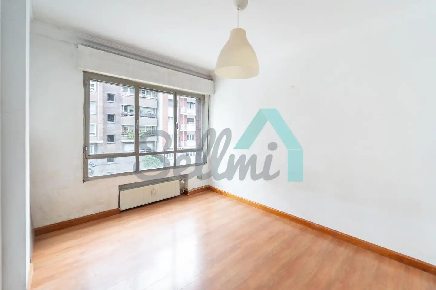 Habitación de Piso en venta en Oviedo  con Calefacción, Terraza y Trastero