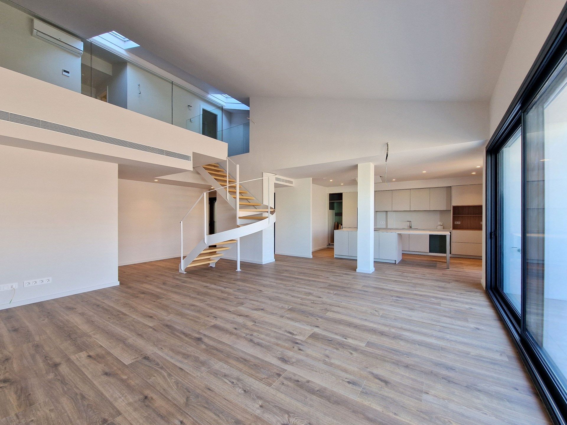 Sala d'estar de Àtic en venda en Girona Capital amb Aire condicionat, Calefacció i Terrassa