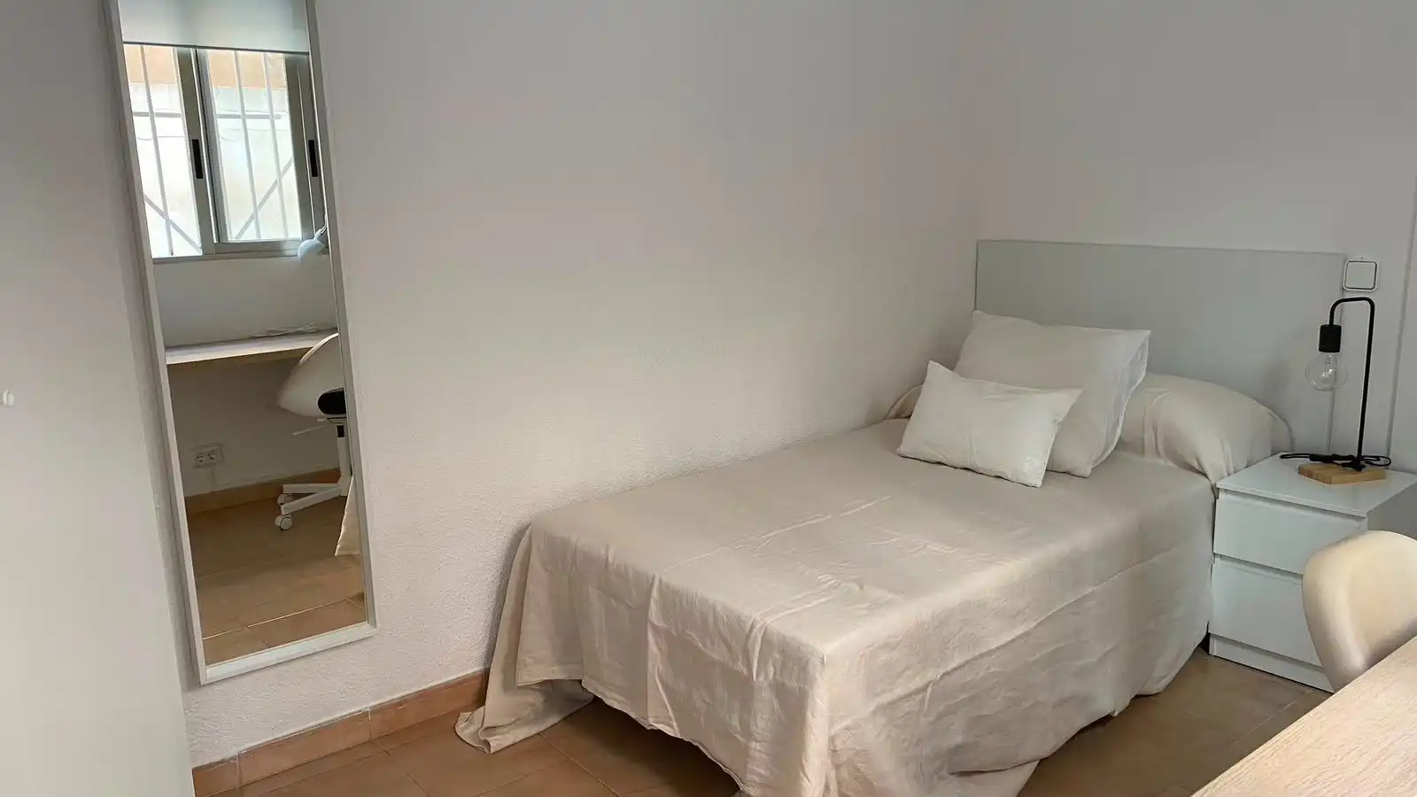 Habitación de Piso de alquiler en Valencia con Terraza