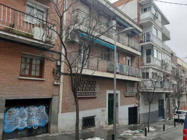 Local comercial en Venta en CL PINOS BAJA Nº 47 00001 en Valdeacederas