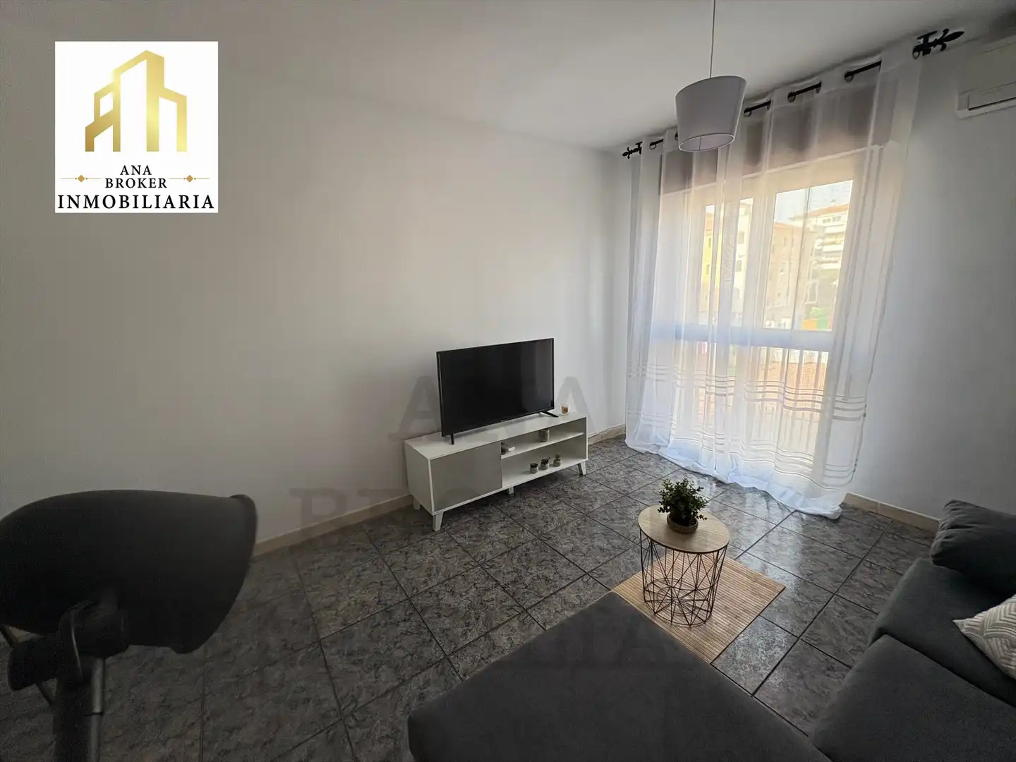 Wohnzimmer von Wohnung zur Miete in Ronda mit Möbliert