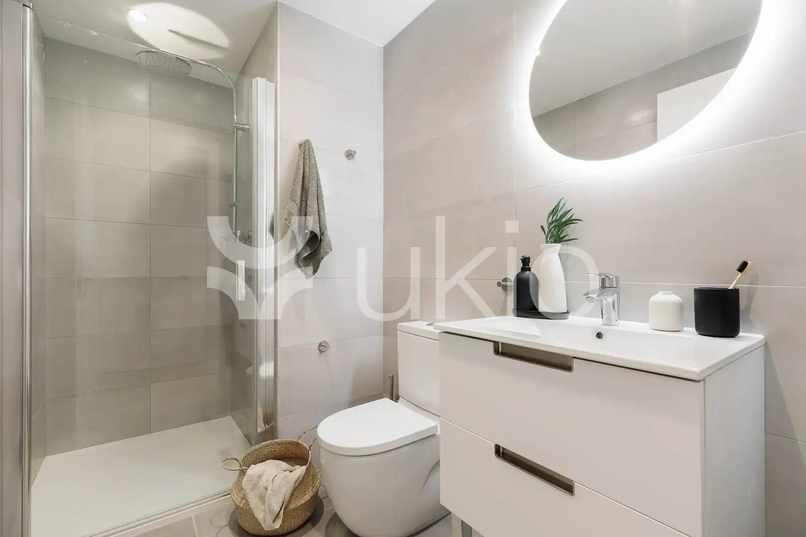 Badezimmer von Dachboden zur Miete in Barcelona mit Klimaanlage, Heizung und Terrasse