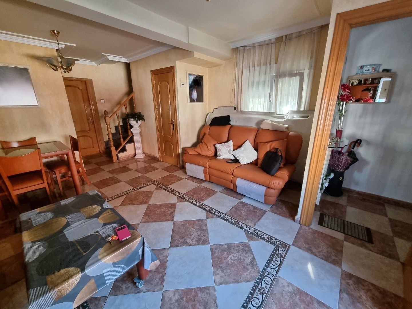 Sala de estar de Casa adosada en venta en Burgos Capital con Amueblado
