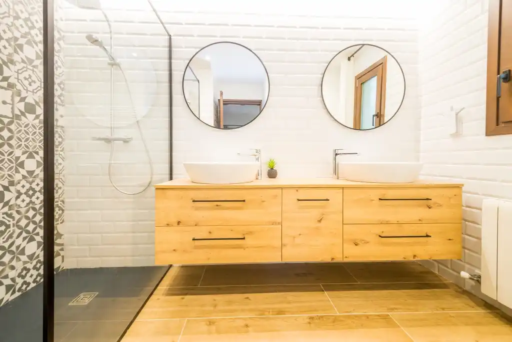 Badezimmer von Haus oder Chalet zum Verkauf in Castell d'Aro, Platja d'Aro i s'Agaró mit Klimaanlage, Heizung und Privatgarten