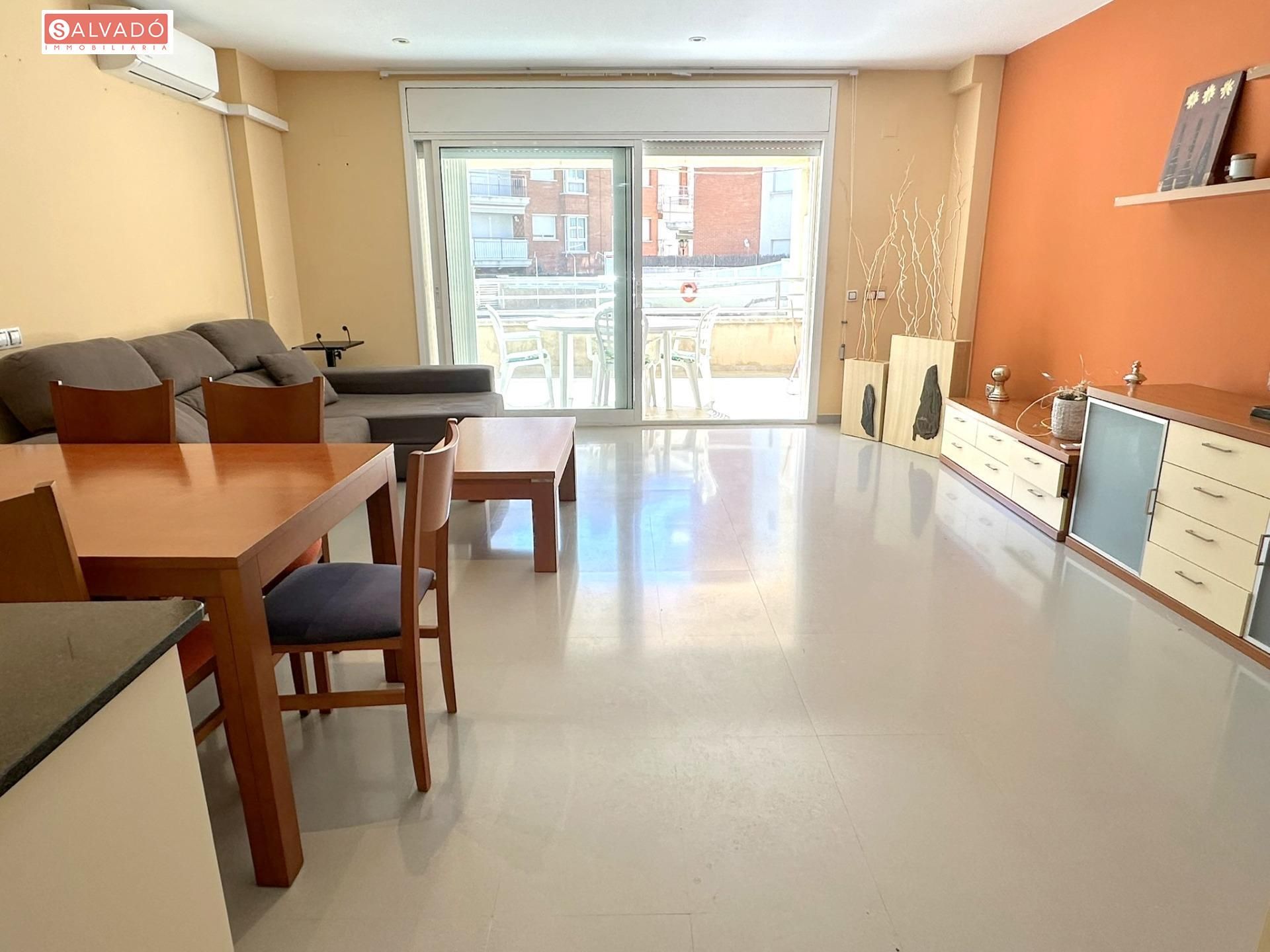 Sala d'estar de Planta baixa en venda en Calafell amb Terrassa, Balcó i Piscina comunitària