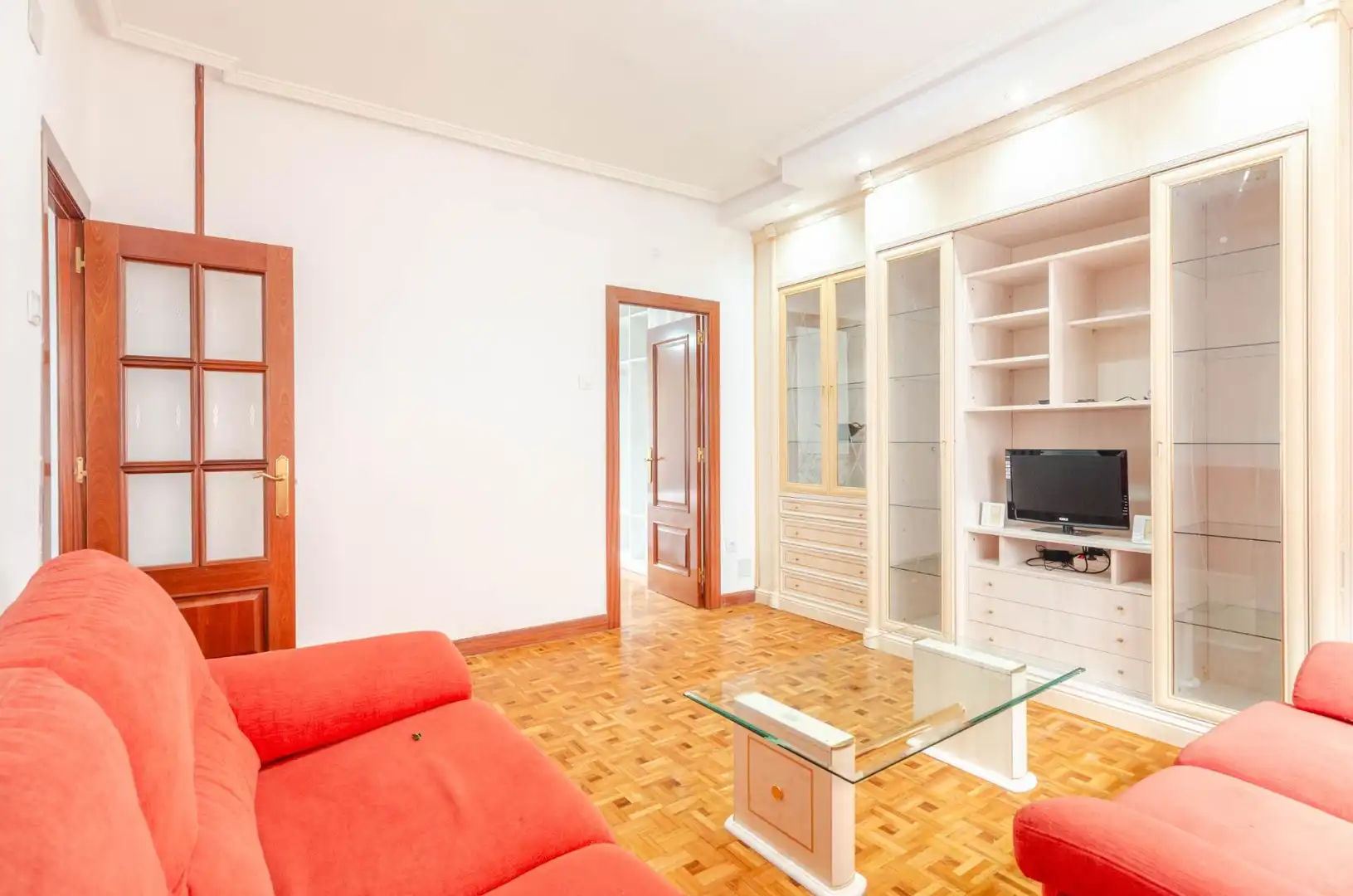 Flat for rent in Calle RAMON PEREZ DE AYALA, 52, San Pedro - Siana