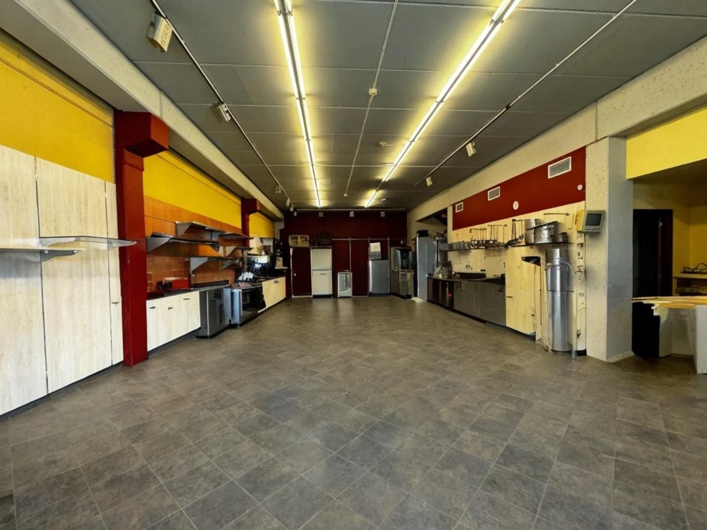 Kitchen of Industrial buildings to rent in Cubelles