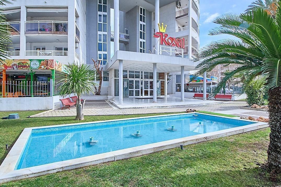 Piscina de Apartamento en venta en Salou con Calefacción y Piscina comunitaria