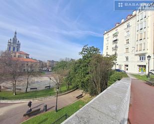 Vista exterior de Pis en venda en Bilbao 