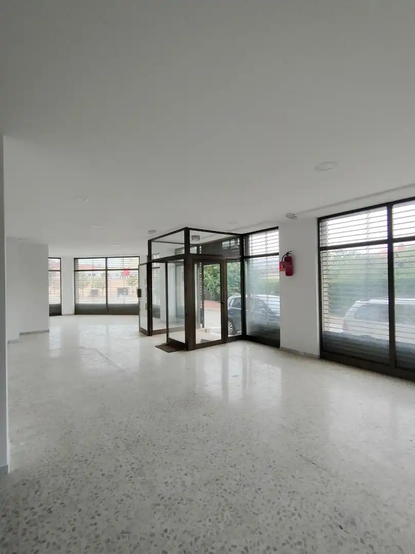 Local commercial à vendre à Carrer Cardenal Vidal i Barraquer, imagen 5