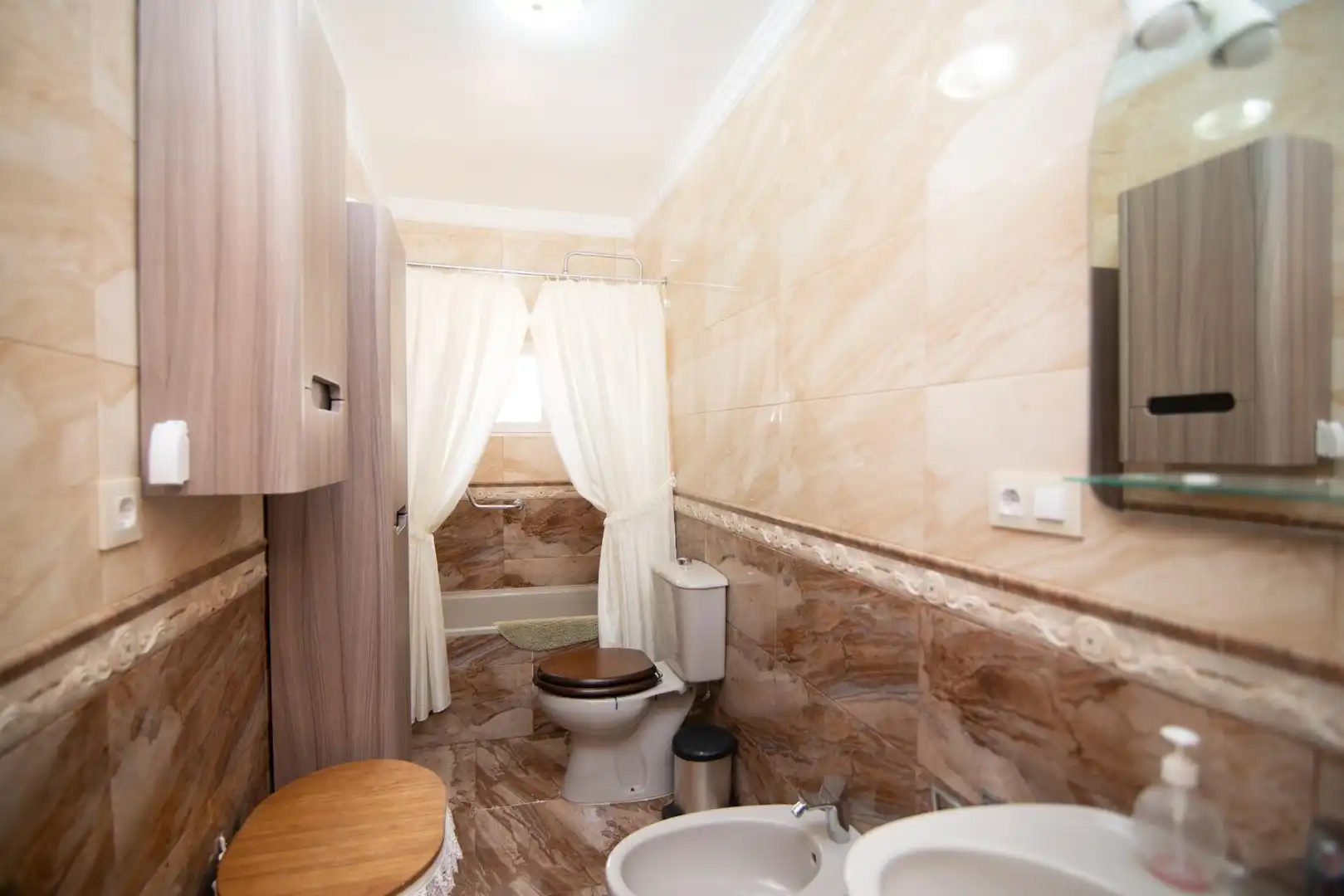 Baño de Casa o chalet en venta en Chiclana de la Frontera con Aire acondicionado, Jardín privado y Trastero