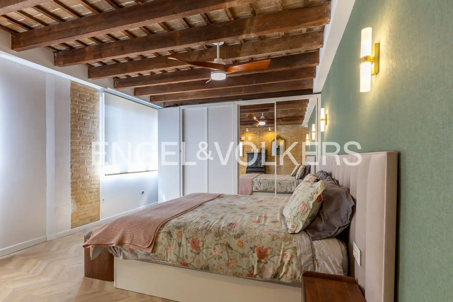 Bedroom of Attic for sale in Valencia  with Air Conditioner, Heating and Parquet flooring