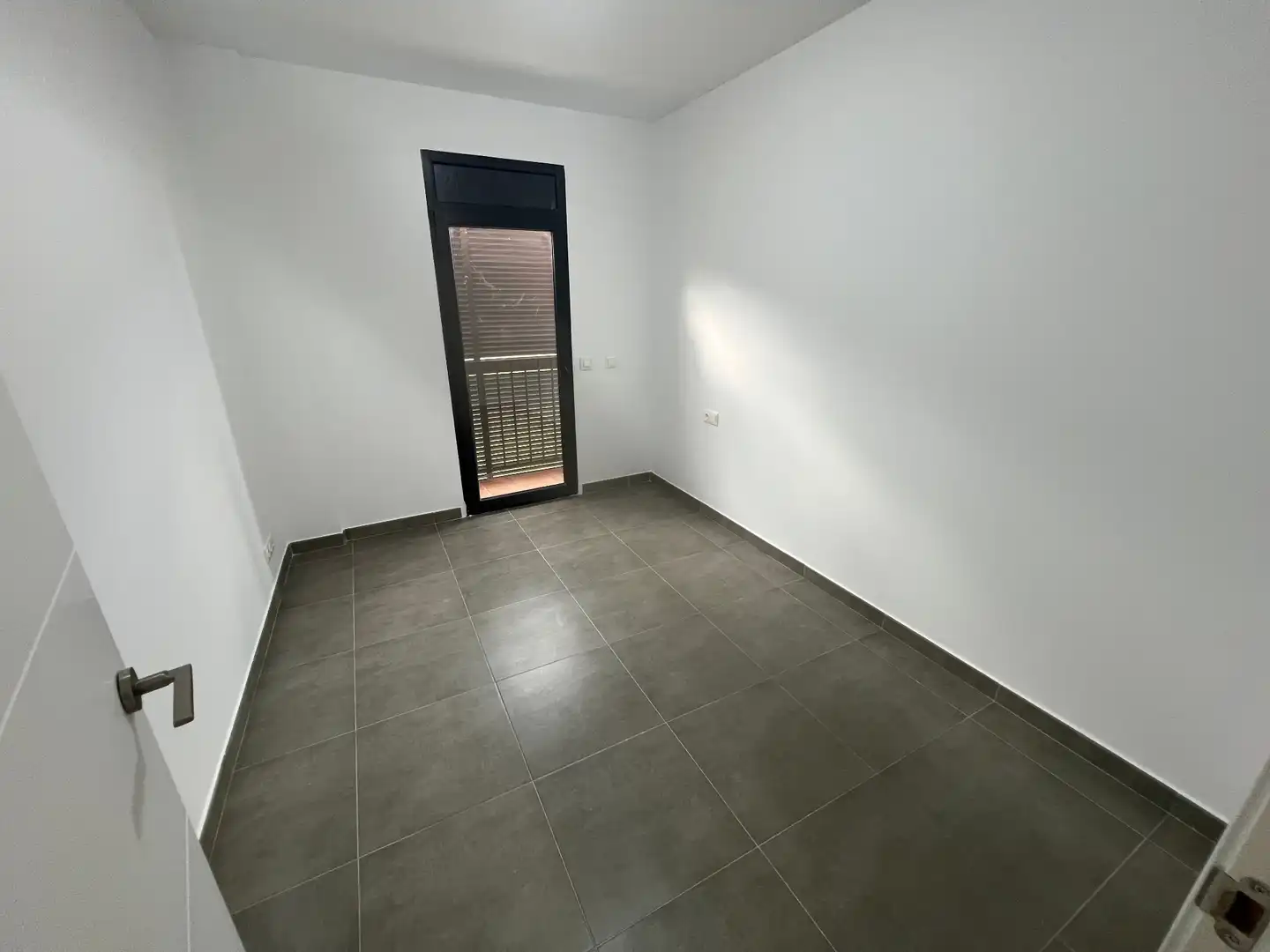 Wohnung zum Verkauf in La Fuliola mit Klimaanlage, Heizung und Abstellraum